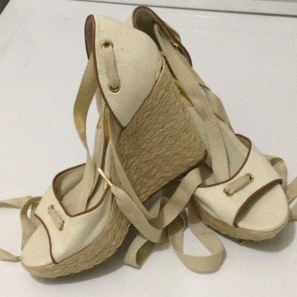 Michael Kors Platform’s Cream neck tied up size 7M - Picture 3 of 4